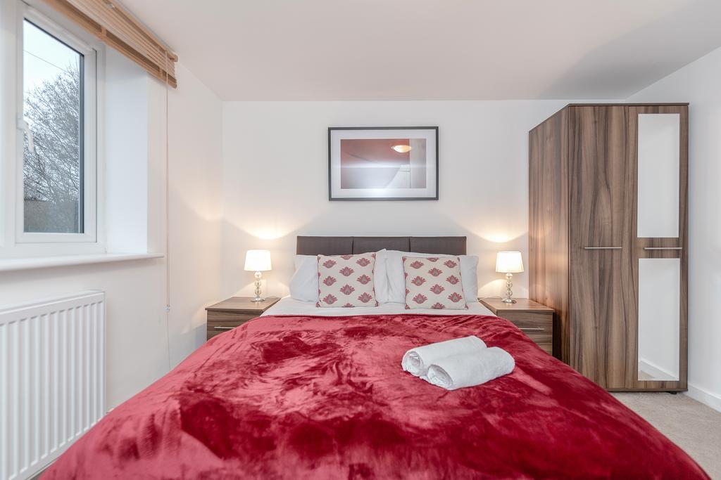 Royal Apartments - Heathrow Hillingdon Ngoại thất bức ảnh