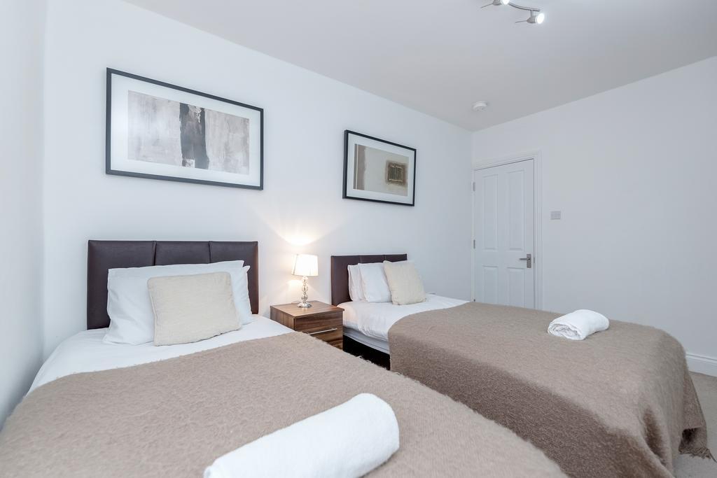 Royal Apartments - Heathrow Hillingdon Ngoại thất bức ảnh